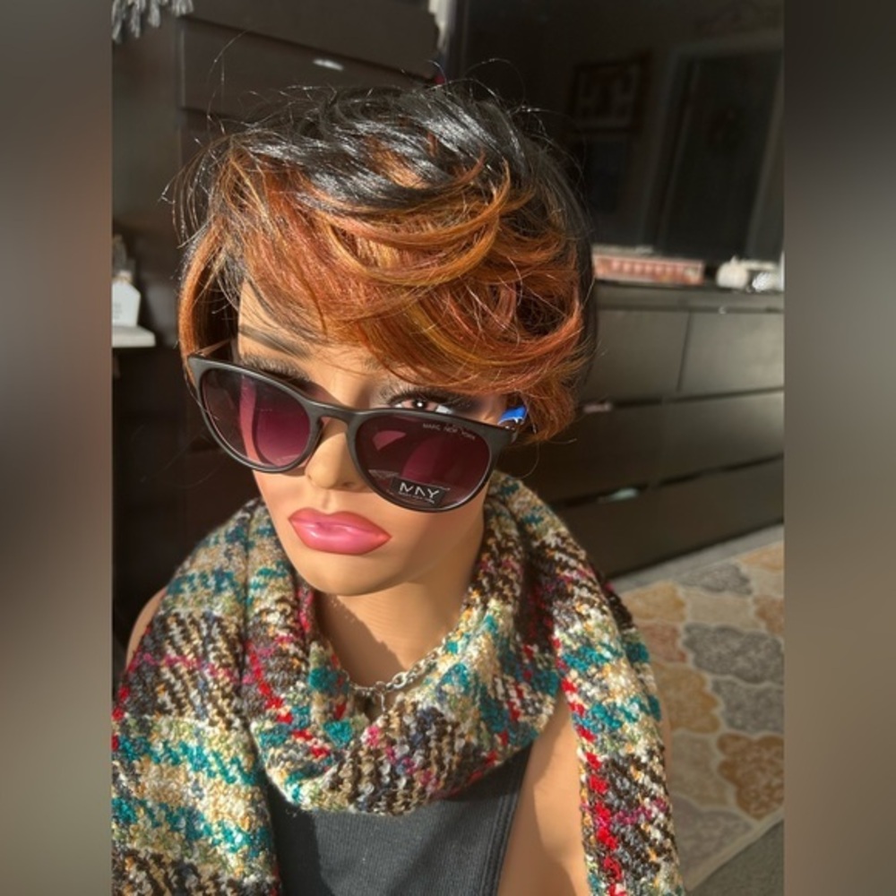 ✨Like NEW Sensationnel Natural Pixie Bob Wig Honey Blonde Orange highlights